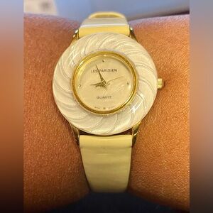 Cream Mother of Pearl Dial Women's Watch & Patent leather Band. 8 inch Gold Tone